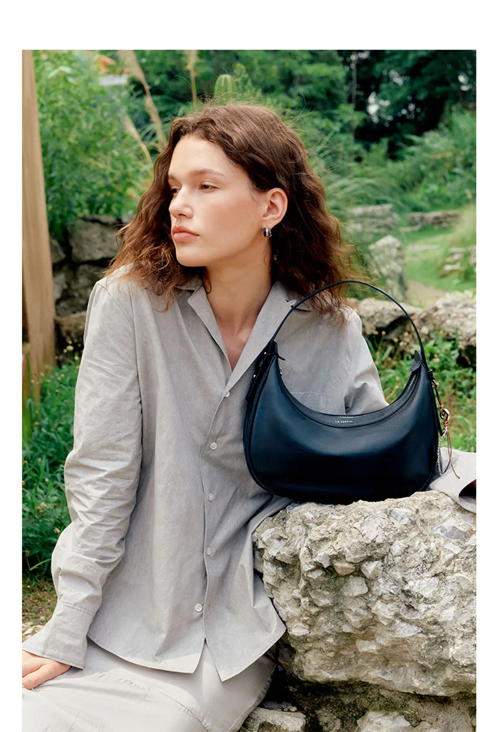 Minimalist Carry Look