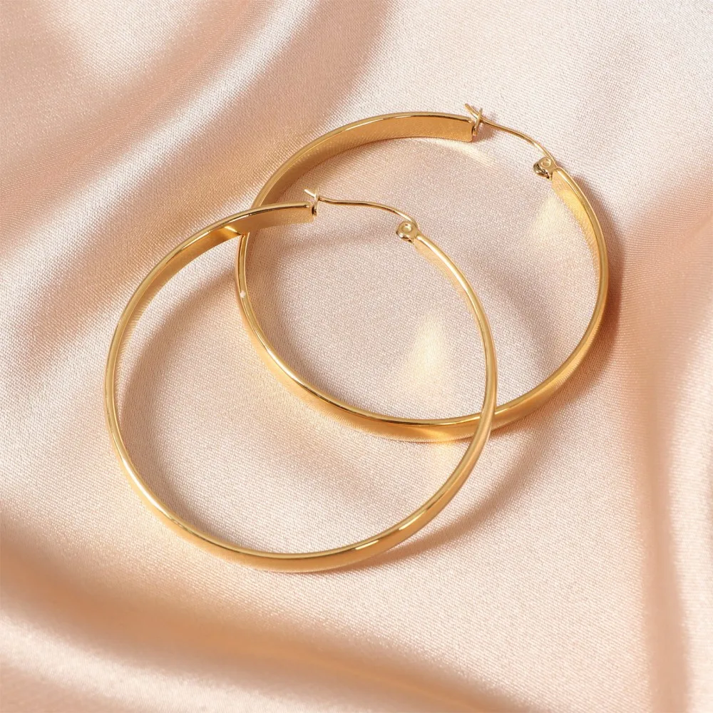 JewelryWe Set Da 6 Paia Di Orecchini A Cerchio A Forma Di U Per Donna – Acciaio Inossidabile, Colori Argento E Oro, Leggeri, Con Sacchetto Di Velluto, Idea Regalo