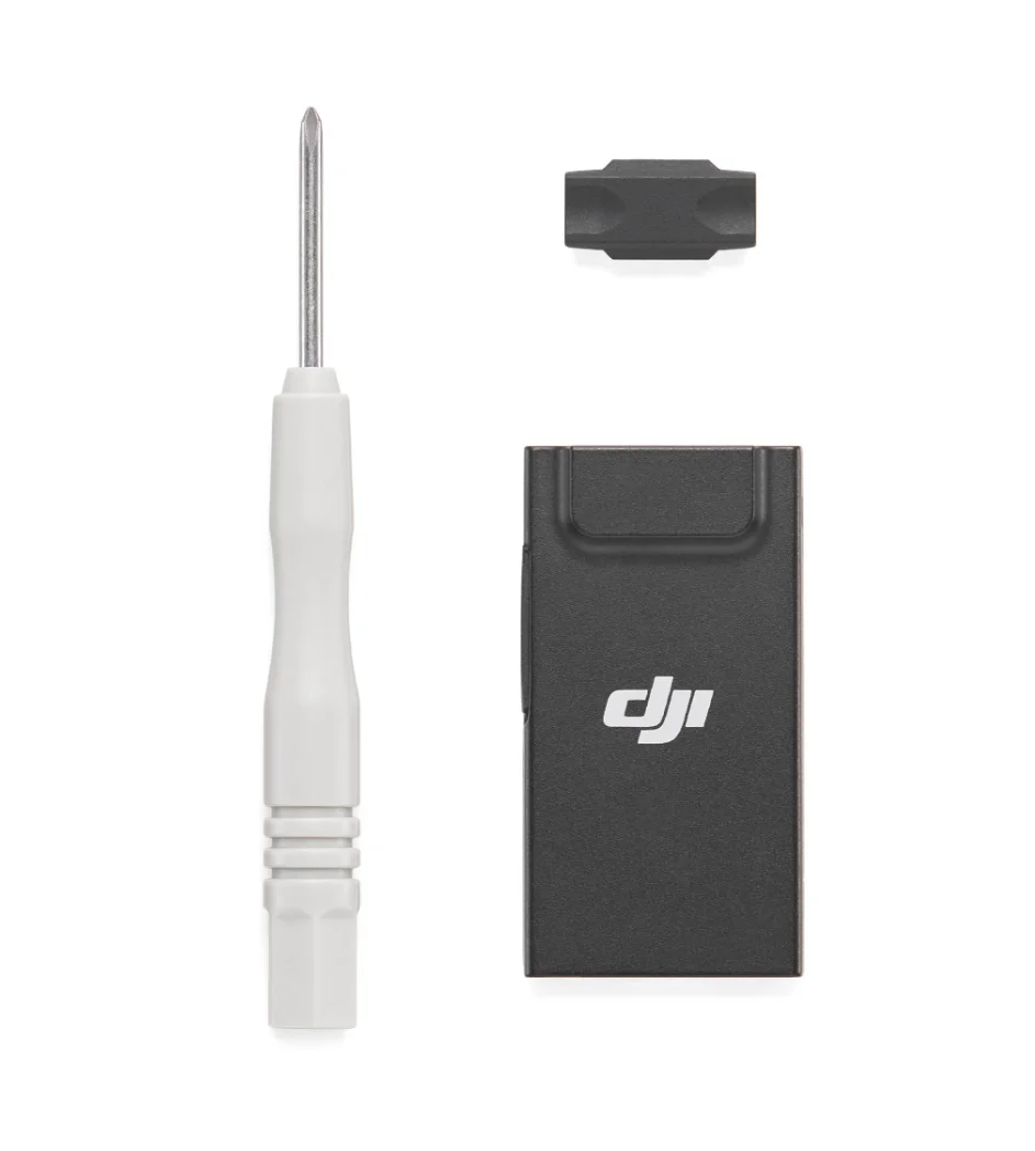 DJI Cellular Dongle 2 dans son emballage, dongle 4G pour transmission améliorée de drone, avec accessoires inclus.