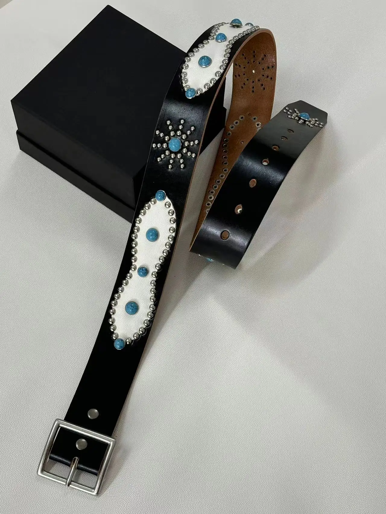 Black ten white ten earth