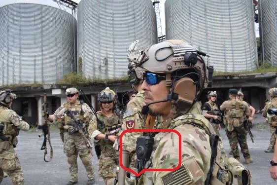 U94 PTT Tactical PTT Kenwood Plug 2 Pin Ptt Tactical Airsoft Headset Adapter for Storm Walkie Talkie