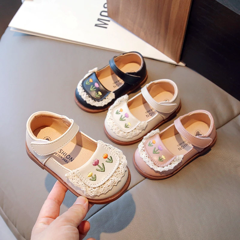 

French Style Girls Flowers Embroidery Versatile Soft Kids Leather Shoes Cute Lace Lolita Hook & Loop Toddler Shoes 2023 New Chic