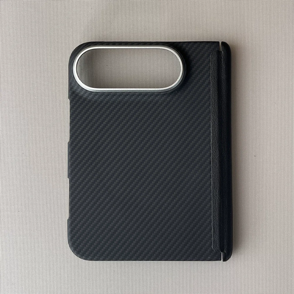 Ultra-Thin Magnetic Aramid Fiber Protective Phone Case with Carbon Texture