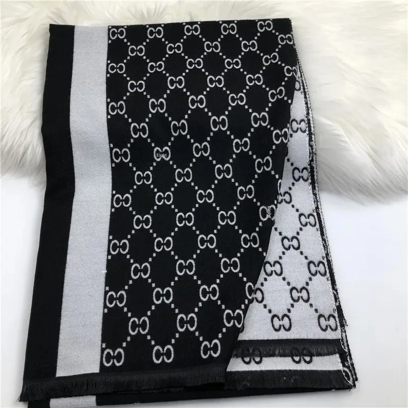 Vertical bar black and white