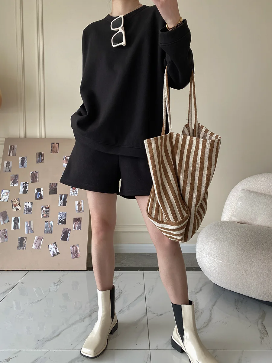 2022 spring and autumn new long-sleeved fashion sweater women's casual sports loose wide-leg shorts two-piece suit trend white co ord set