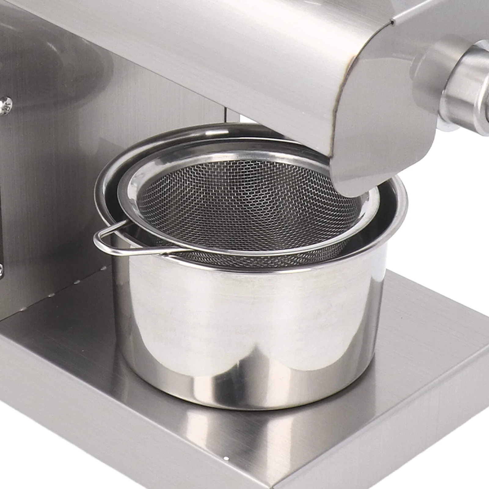 Automatic Oil Extractor Oil Press Machine Corrosion Resistance Easy Operation High Extracting Yield 500-1500W for Home Kitchen