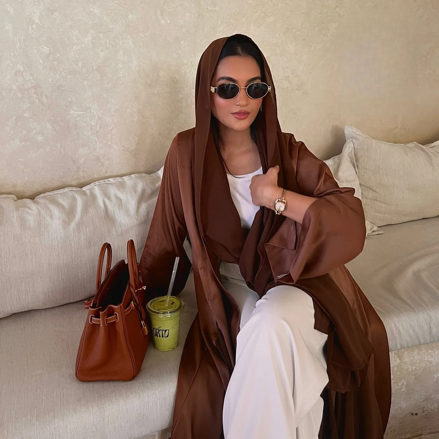 عباية ملونة مع الطرحة مع لون مميز