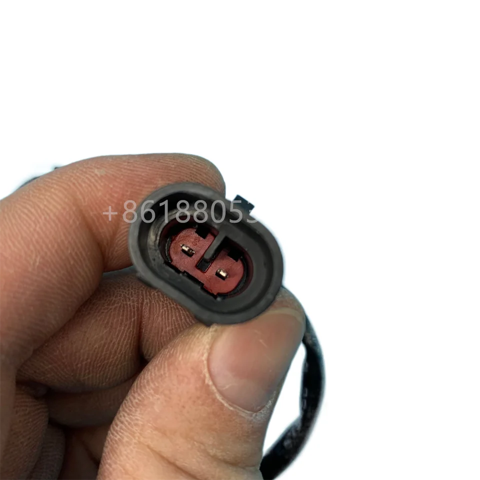 Oil pressure sensor suitable for Weichai engines