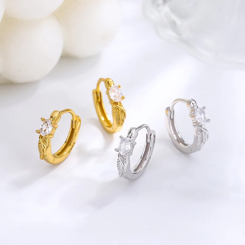 

Серьги-гвоздики женские из серебра 100% пробы с фианитами