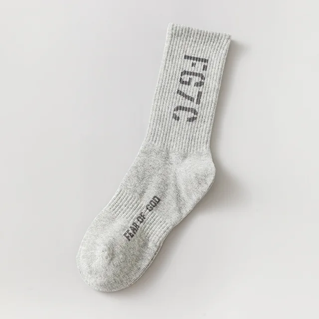 New European and American spring and autumn hip-hop fashion socks personality male alphabet socks sports skateboard leisure sock wk179-12