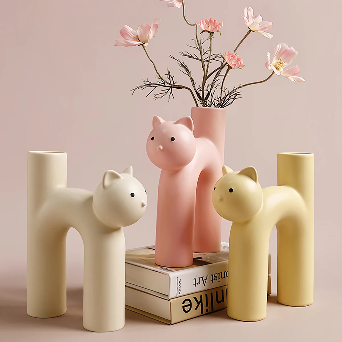 1PC, a Nordic minimalist design cat-themed decorative vase, is suitable for living room, study, wedding and party decoration
