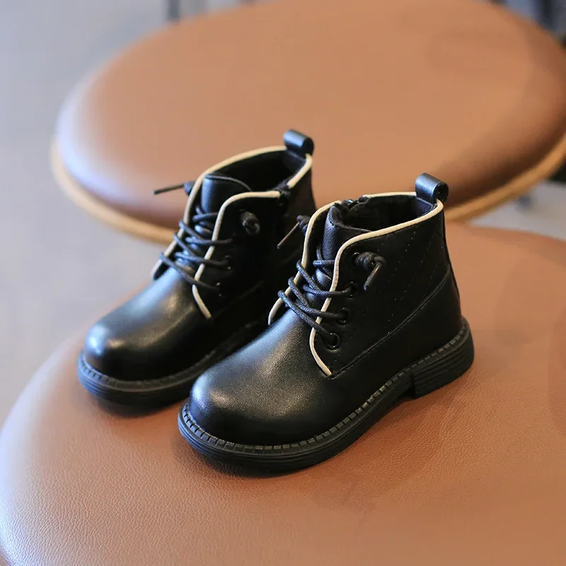 

Зимние Модные удобные теплые кожаные ботинки на мягкой подошве для девочек новые универсальные трендовые Нескользящие короткие ботинки