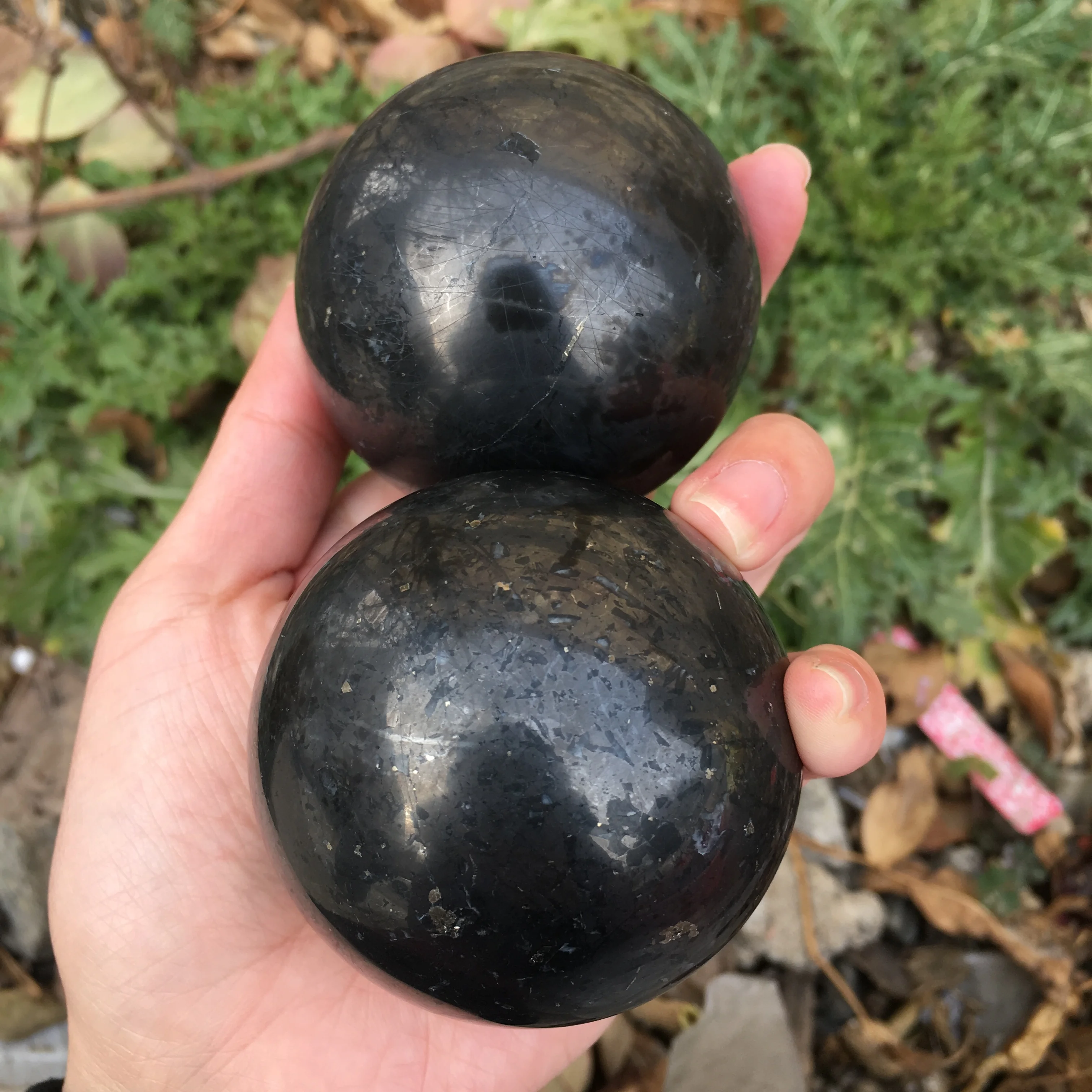 5.5-6cm High Quality  Shungite Ball Healing Crystal Sphere Natural Ore Polishing Stone For Home Decor 5