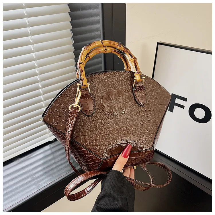 Retro Fashion And High-end Crocodile Patterned Shell Shaped Handbag European And American Personalized Shoulder Crossbody Bag