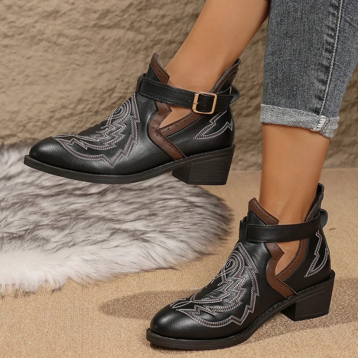 New Fashion Women's Autumn Plus Size Block Heel High Top Vintage Booties Pointed Toe Embroidered Short Boots