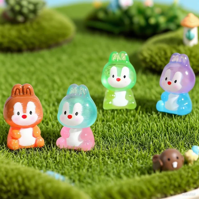 10/20pcs Luminous Mini Resin Squirrel Glow in The Dark Colorful Squirrels Tiny Animals Figures Ornament for DIY Fairy Garden 6