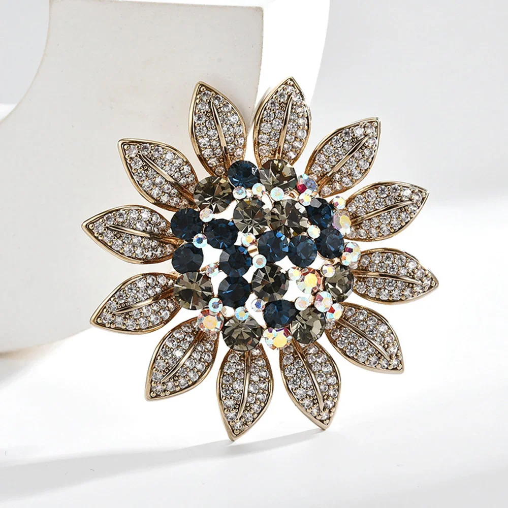 New Rhinestone Sunflower Brooch Women's Luxury Designer Floral Brooches Jewelry Clothes Jacket Badge Accessories Birthday Gift