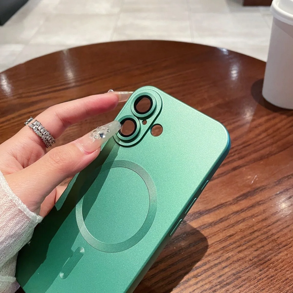 Metallic Paint Magnetic Silicone Case with Solid Color Finish