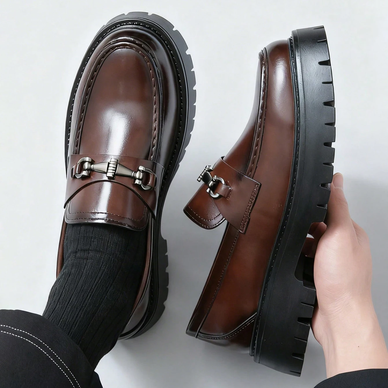 أوروبا موضة سميكة وحيد الرجال بيني المتسكعون الانزلاق على فستان الأعمال أحذية شهم لامعة مشبك حفلة رسمية حذاء أسود