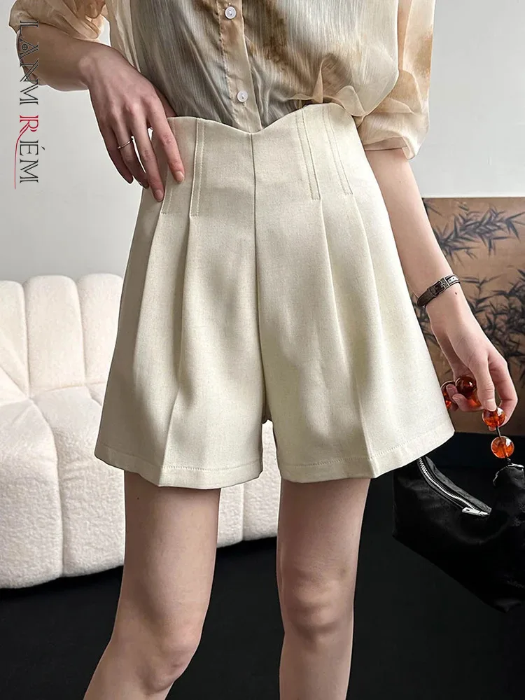 

[LANMREM] Pleasted High Waist Shorts For Women Solid A-line Loose Office Lady Female Clothing Fashion 2024 Summer New 26D9047