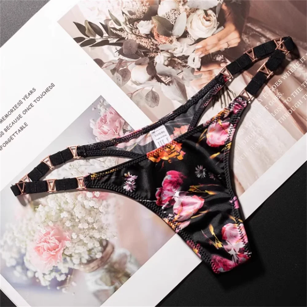 Sexy V-shaped Metal Buckle Thong Women's Seamless Underwear Wine Red Hot G-string Leopard Printed Sports G-string Plus Size