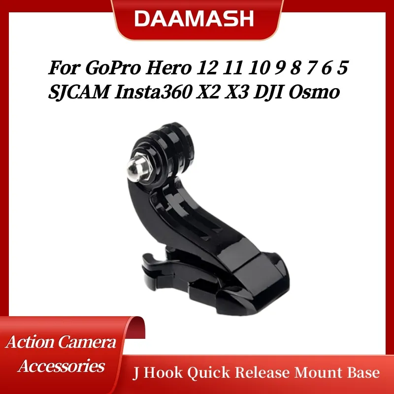 Support J-Hook maintenant une caméra Gopro sur un harnais de poitrine, vue de face.