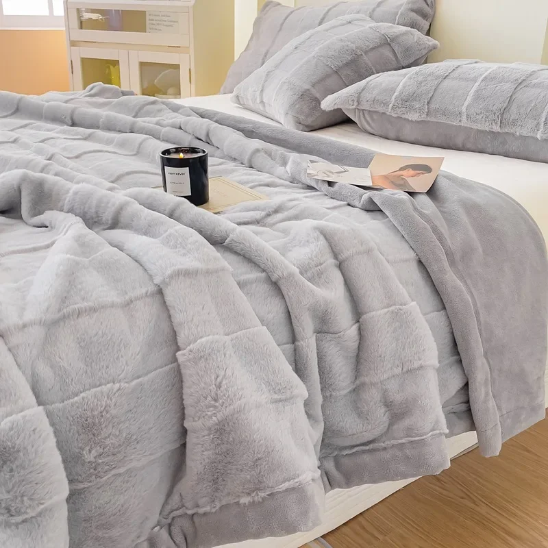 

High Quality Imitation Rabbit Velvet Warm Blankets for Winter High End Thick Plush Throw Blanket Soft Warmth Weighted Blankets