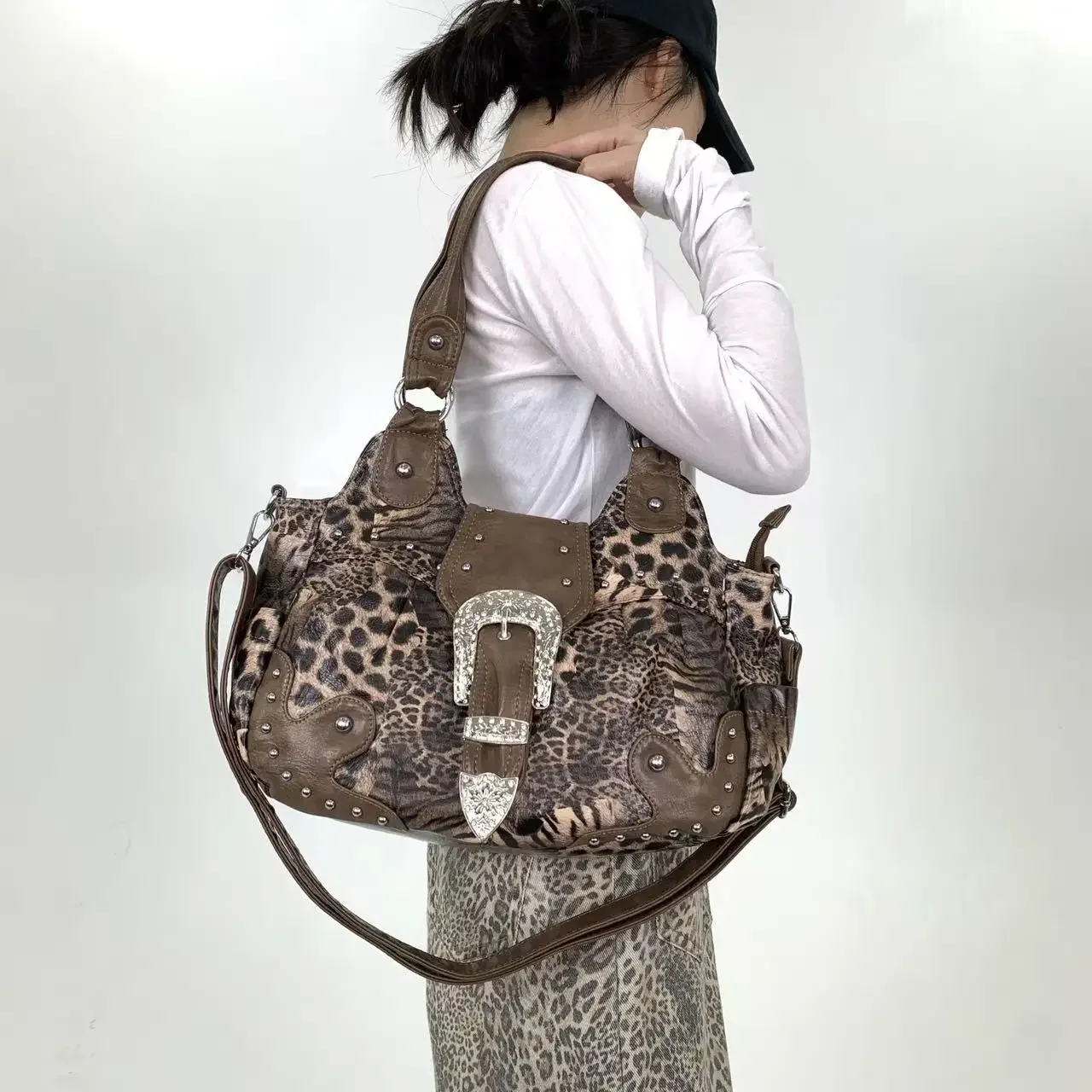 Y2K street personality spicy girl leopard print patchwork tote bag with multiple pockets and rivets retro crossbody handbag 2