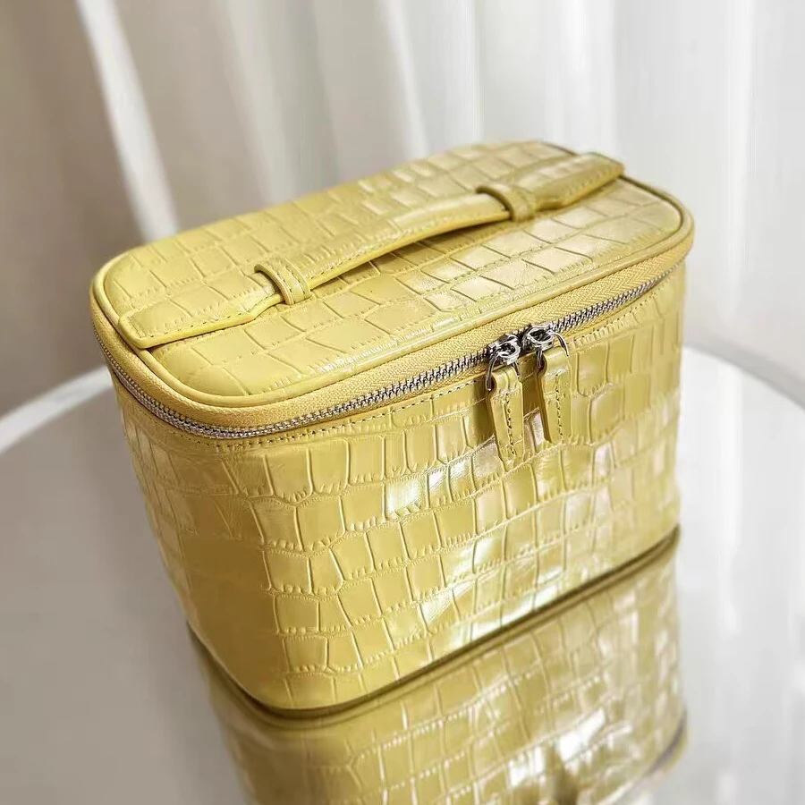 Top Layer Cowhide Crocodile Pattern Makeup Bags For Women Luxury Designer New In Large Capacity Toiletry Travel Cosmetic Handbag 4