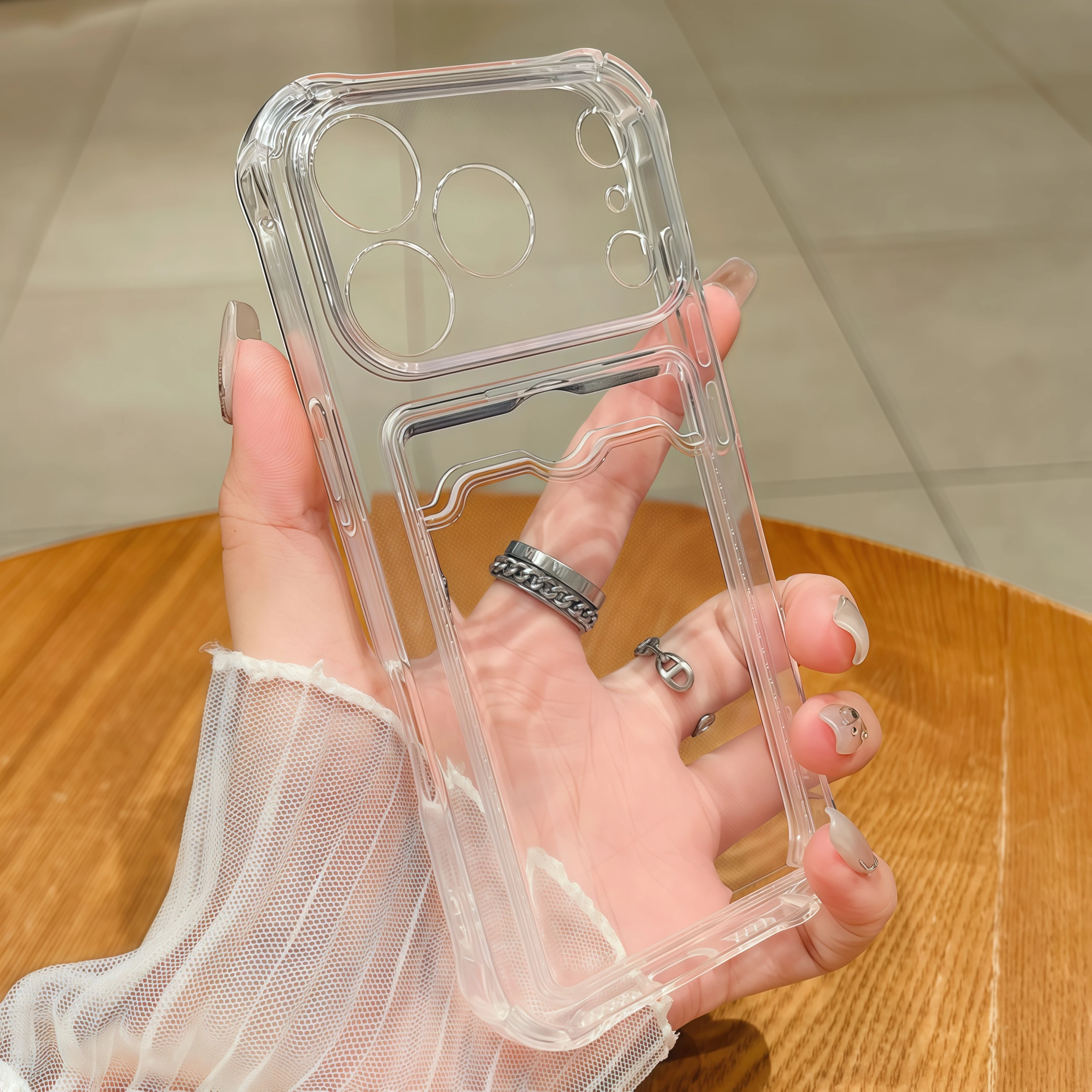 Versatile Clear Phone Case with Card Holder and Wallet功能