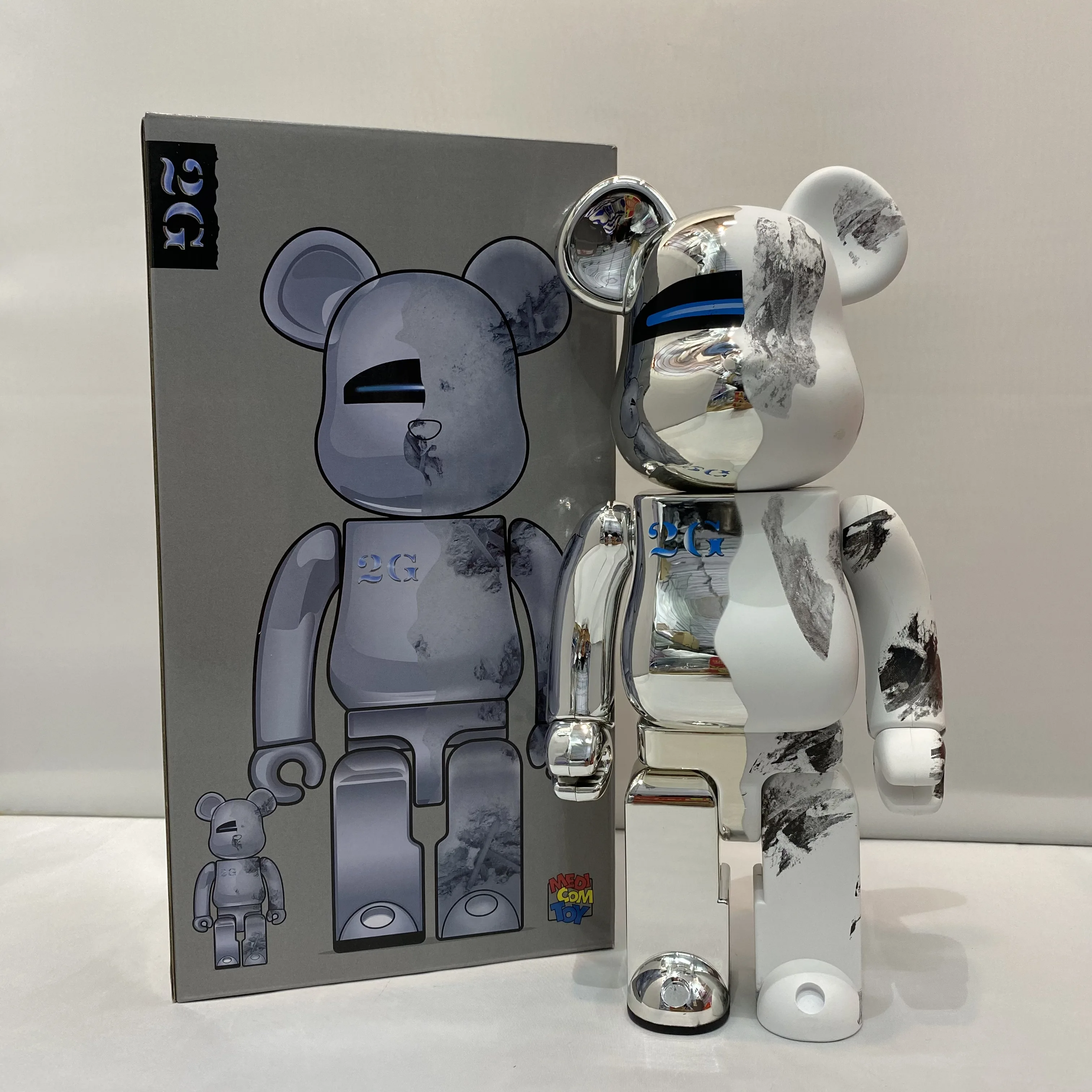 

Bearbrick Violent Bear Empty Mountain Base 2G Joint Violent Bear Electroplating Joints Ring 400% 28cm