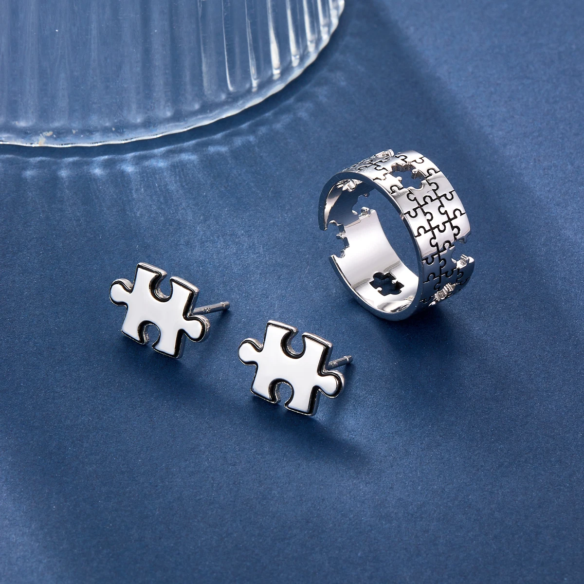 Оригинальное серебряное геометрическое кольцо-головоломка в минималистическом стиле Оригинальное серебряное геометрическое кольцо-головоломка в минималистическом стиле