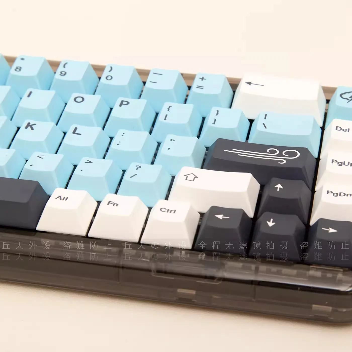 【新品】 本日限定価格！ GMK Nimbus キーキャップ 2点セット 新品】 本日限定価格！ GMK Nimbus キーキャップ 2点セット 新品