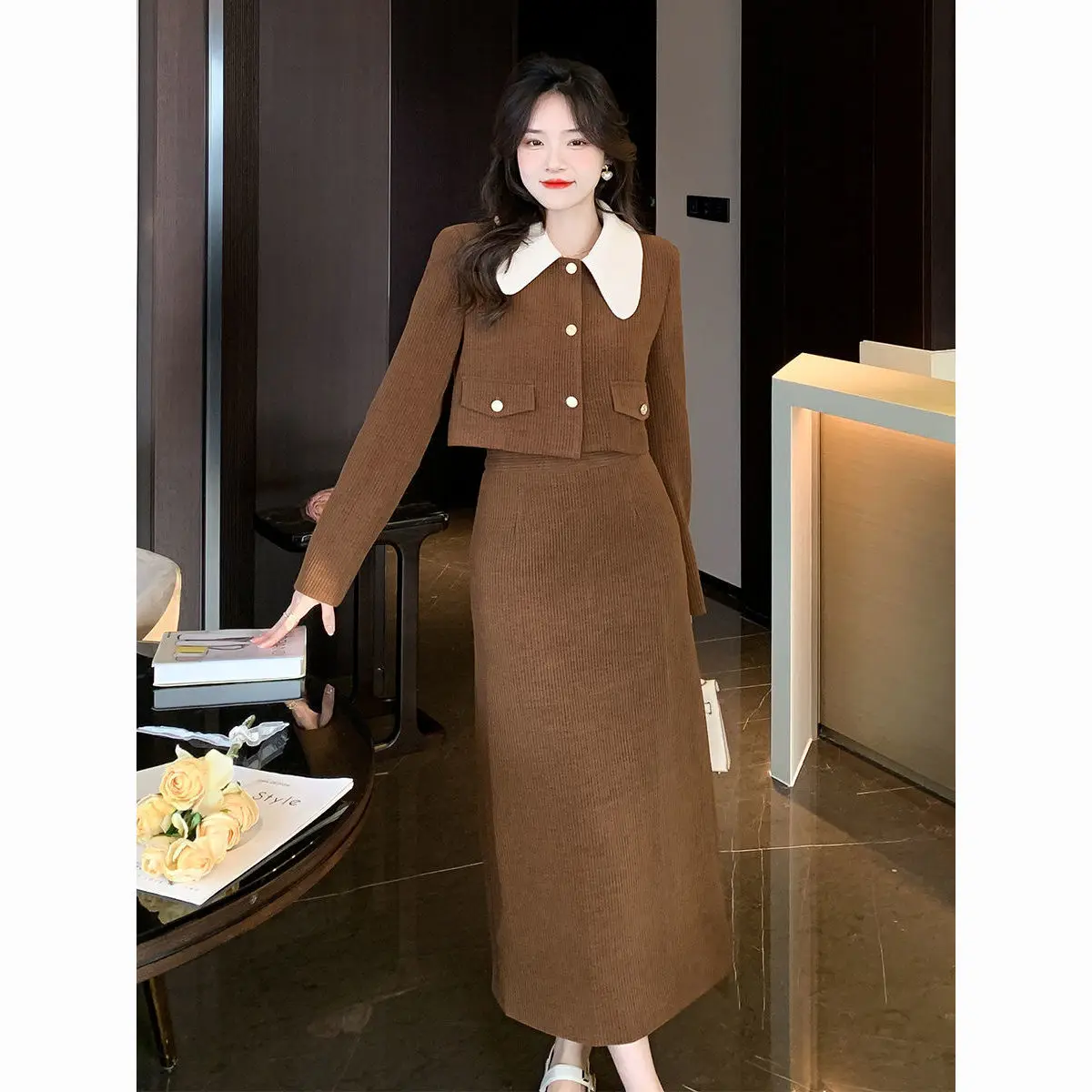 

French Retro Style Women Suit Jacket Autumn and Winter Contrast Peter Pan Collar Short Coat Slim Half-length Skirt Two-piece Set