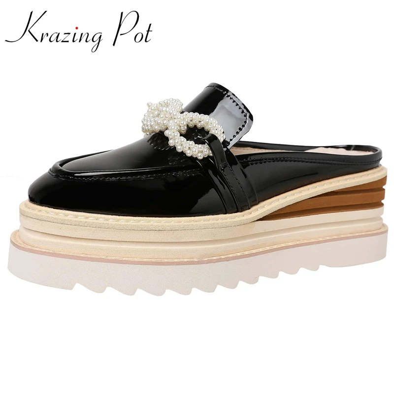 

Krazing Pot Cow Leather Round Toe Wedges Thick Bottom Platform Pearl Decoration Mules Deep Mouth Cozy Women Outside Slippers L24