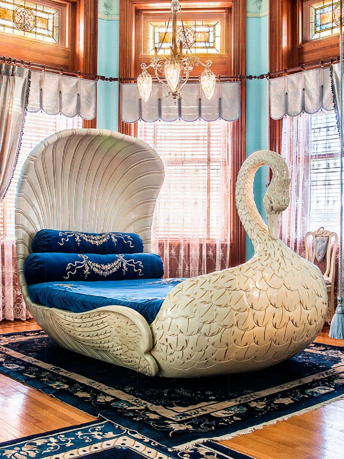 European solid wood hand-painted gold double bed French art children creative swan Princess bed bedroom furniture customization