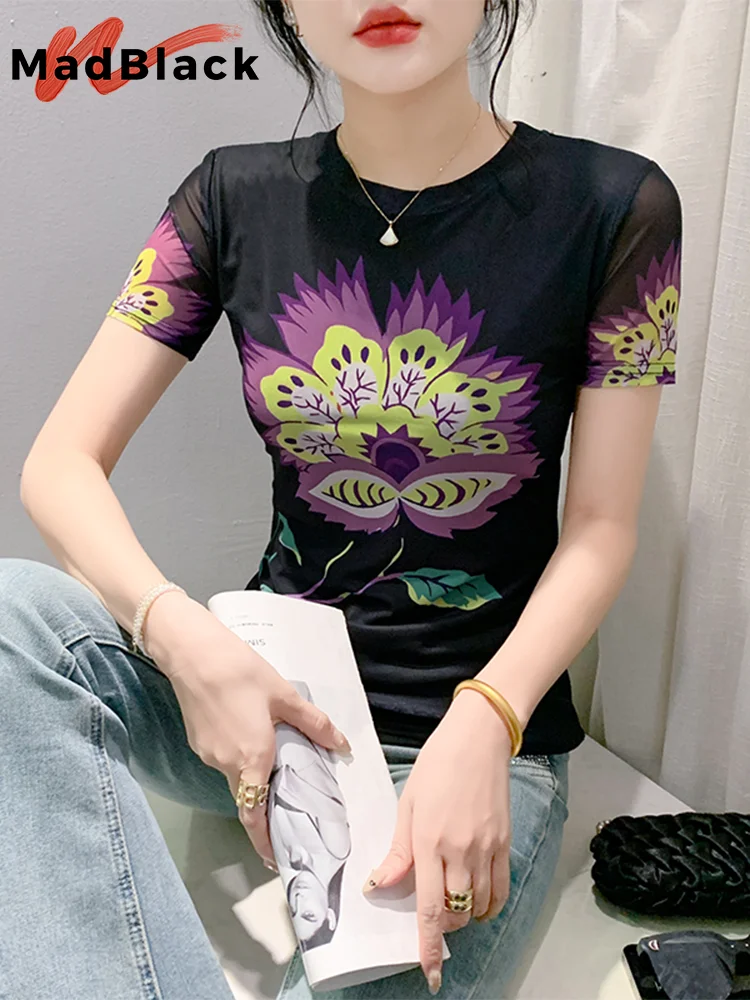 

Женская футболка с круглым вырезом, коротким рукавом и принтом