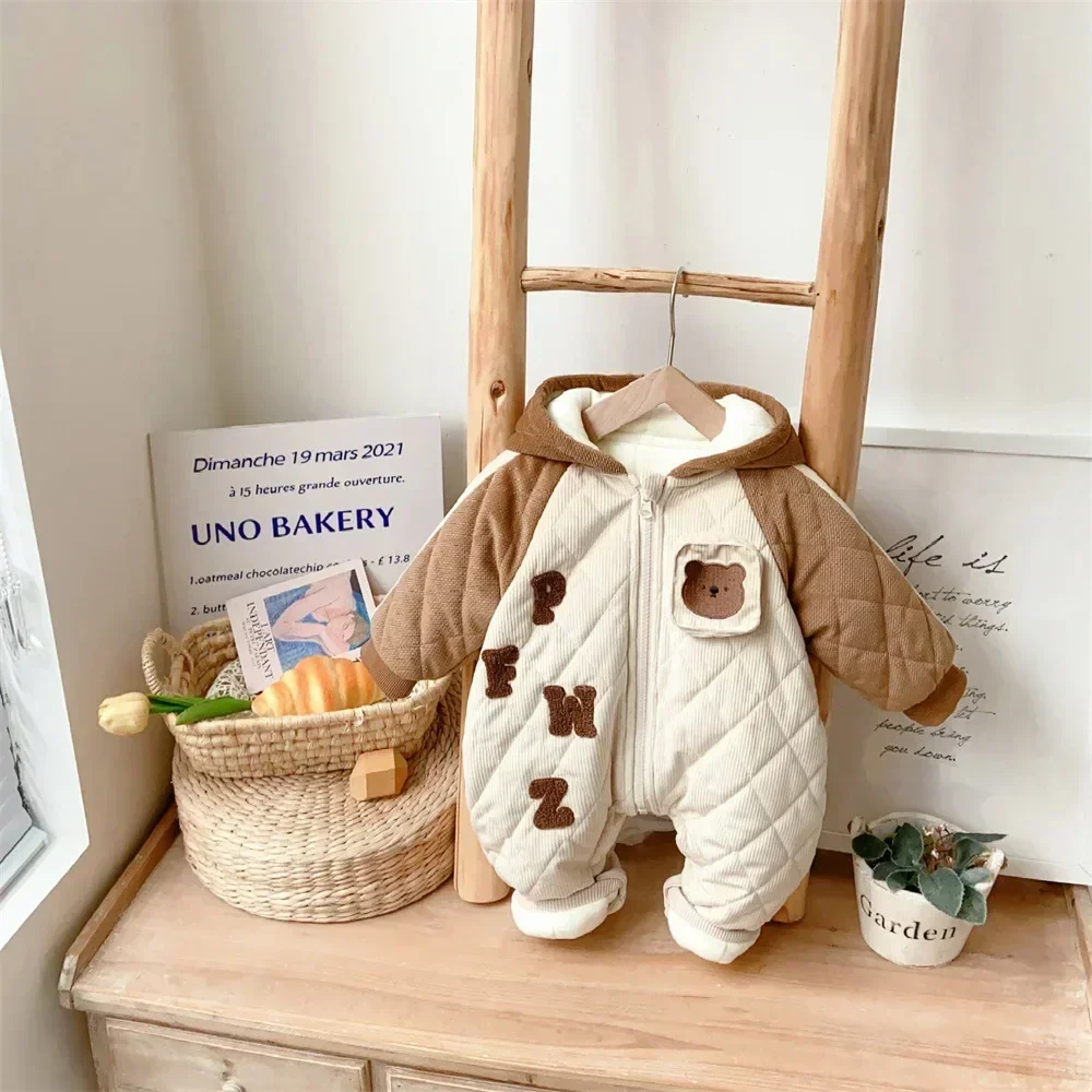 

2023 Winter Infant Kids Boys Hooded Full Sleeve Cartoon Bear Flocking Letter Zipper One-pieces Newborn Baby Jumpsuirs Romper