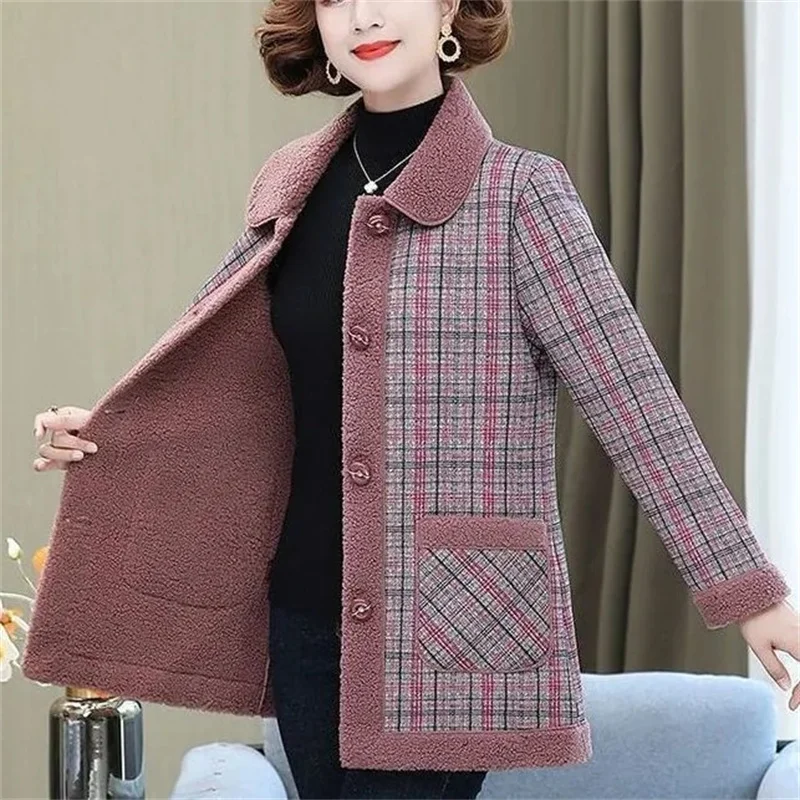 

2023Autumn Winter Coats Women Splicing Lamb Velvet Jacket Middle-aged Mother Clothes Thick Plaid Coat Female Warm Parkas Outwear