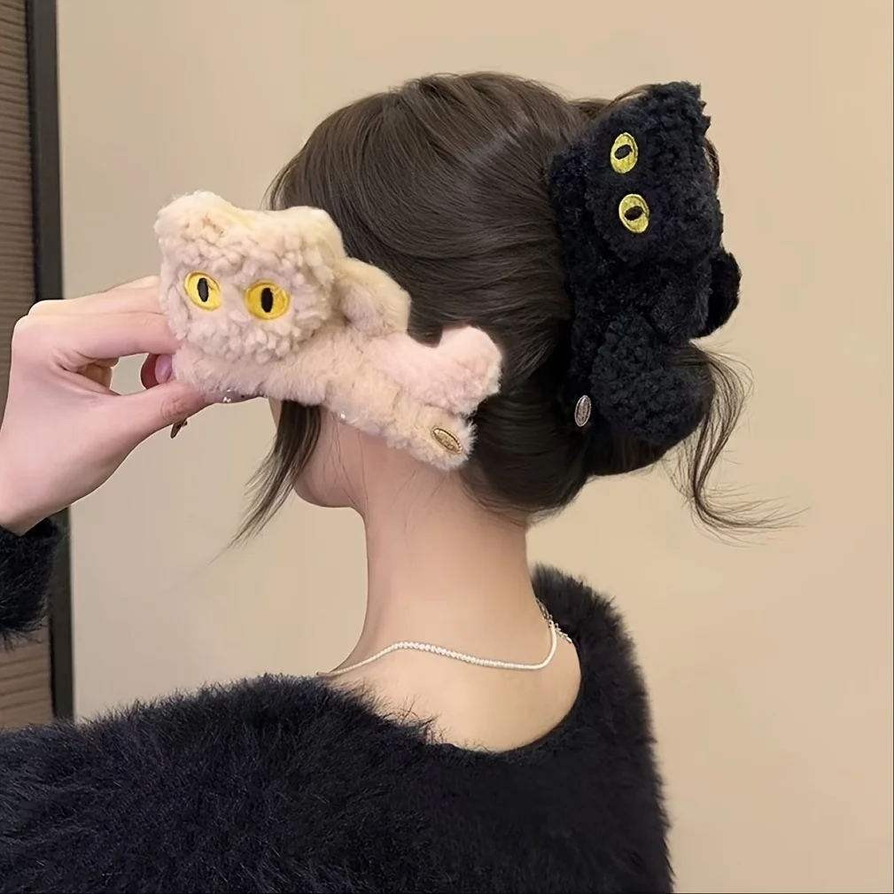 Plush Cat Claw Clip image 4