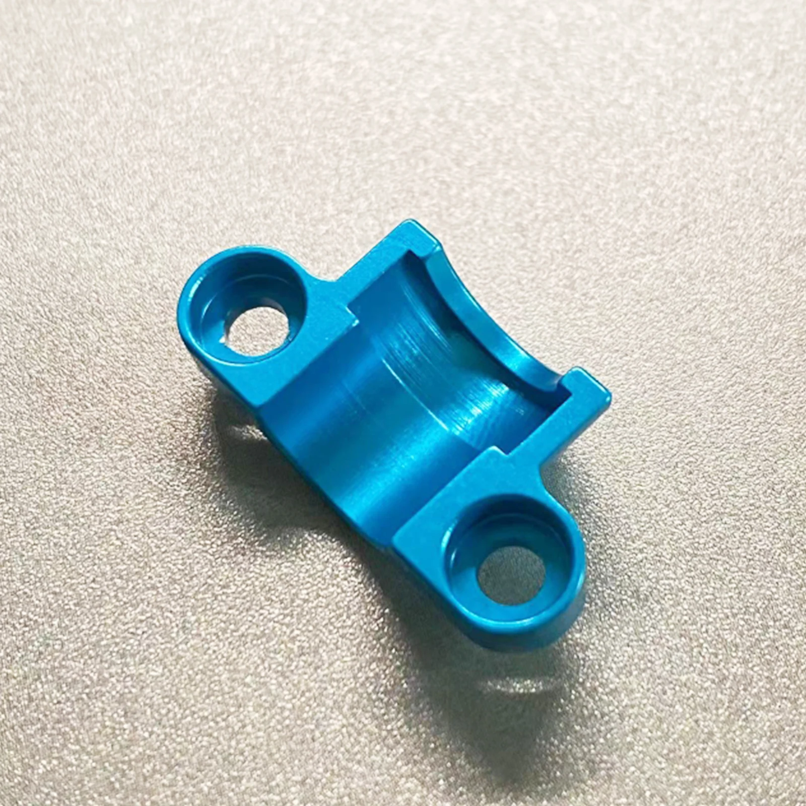 Рисунок 5 - Металлический штатив для Tamiya