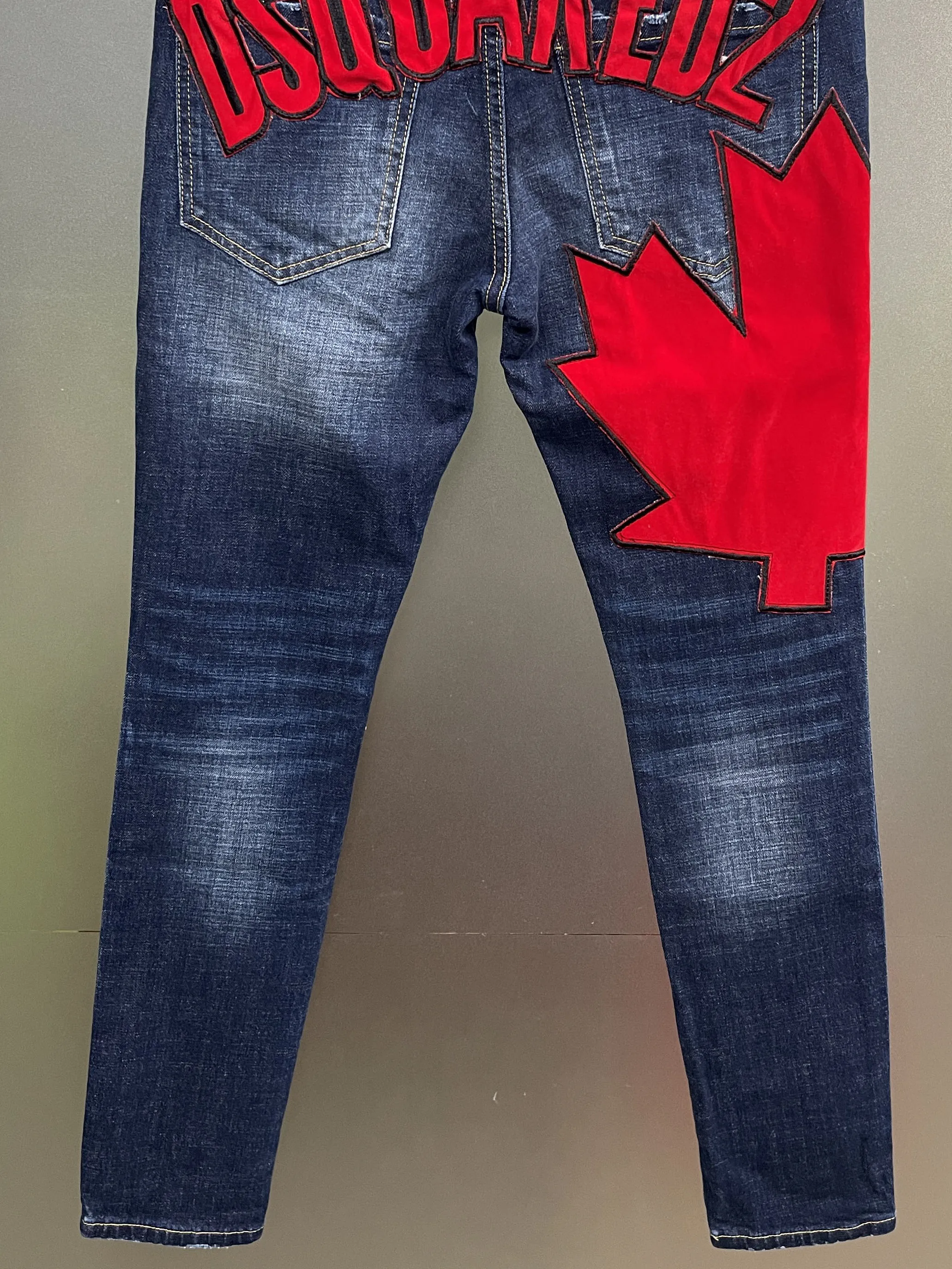 

2024 Spring/Summer New D2 Jeans Trendy Men's Washed and Worn Hole Patch Paint 3D Cutting Small Feet Blue Jeans Pants