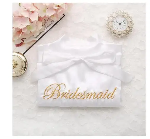 damigella d'onore bianca