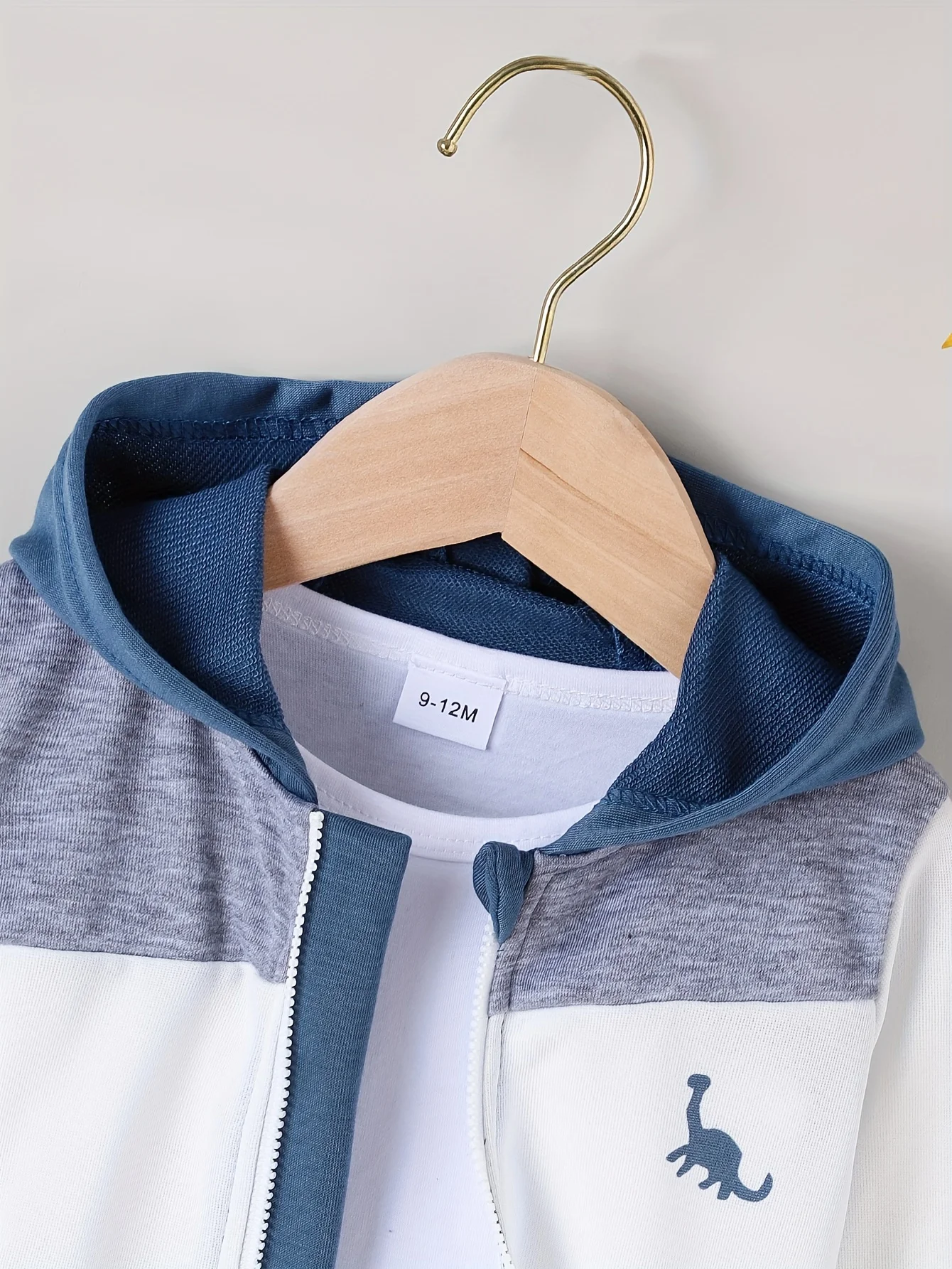 Spring and Autumn Baby Boy Casual Sports Patchwork Little Dinosaur Pattern Hooded Coat Comfortable Stylish Zipper Long-Sleeved hooded coat baby jacket