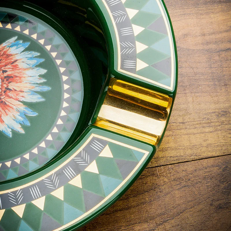 منفضة سجائر LUBINSKI الخضراء المصنوعة من السيراميك...