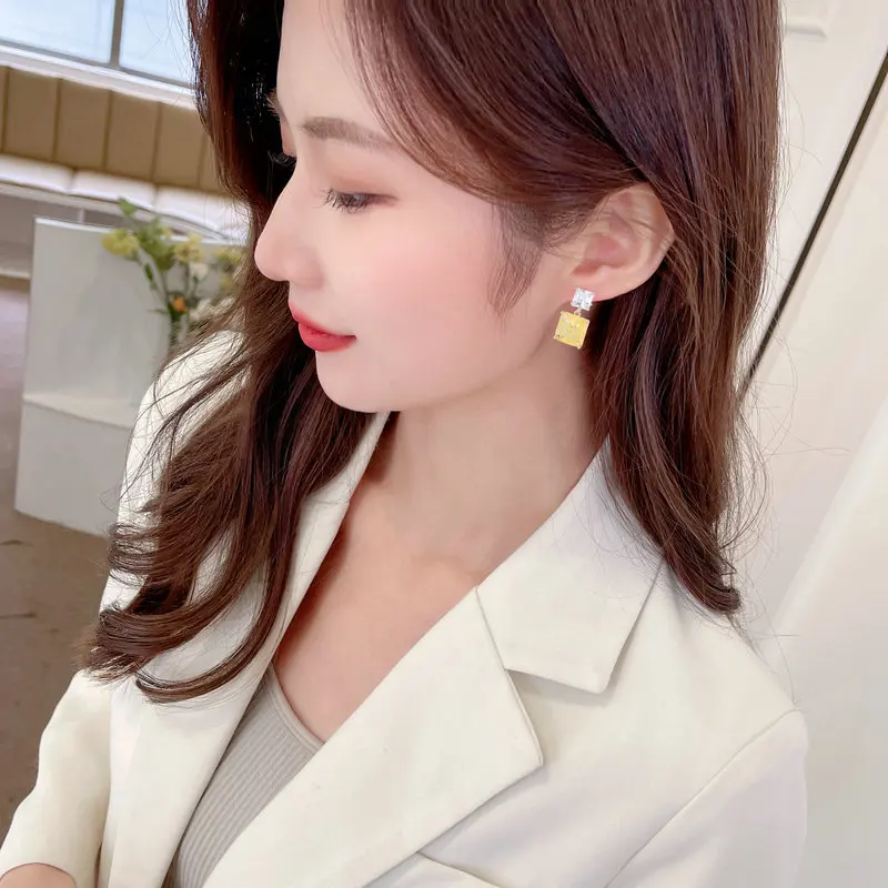 Ice Crack Cubic Zirconia Sweet Cute Geometric Stud Earings for Girls New Fashion Luxury Square CZ Stone Earrings Jewelry