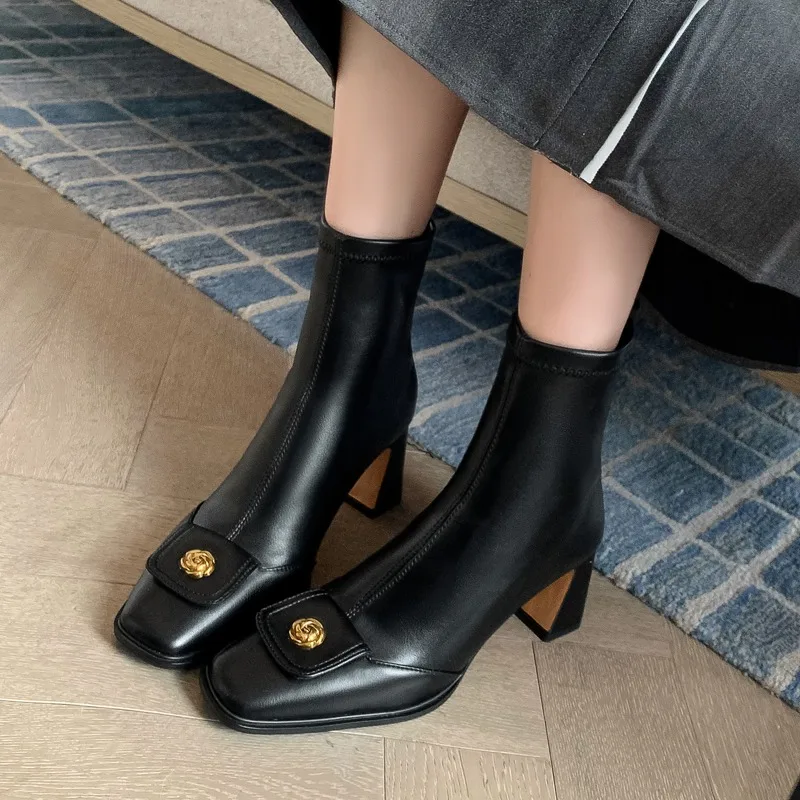 Camellia Vintage French-Heel Ankle Boot 4