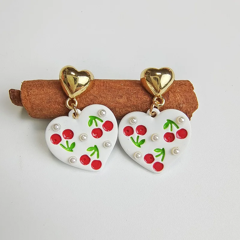 Sweet Spray Paint Love Pearl Oil Drop Cherry Orecchini Orecchini Metallici In Stile Europeo E Americano Femminili All'Ingrosso