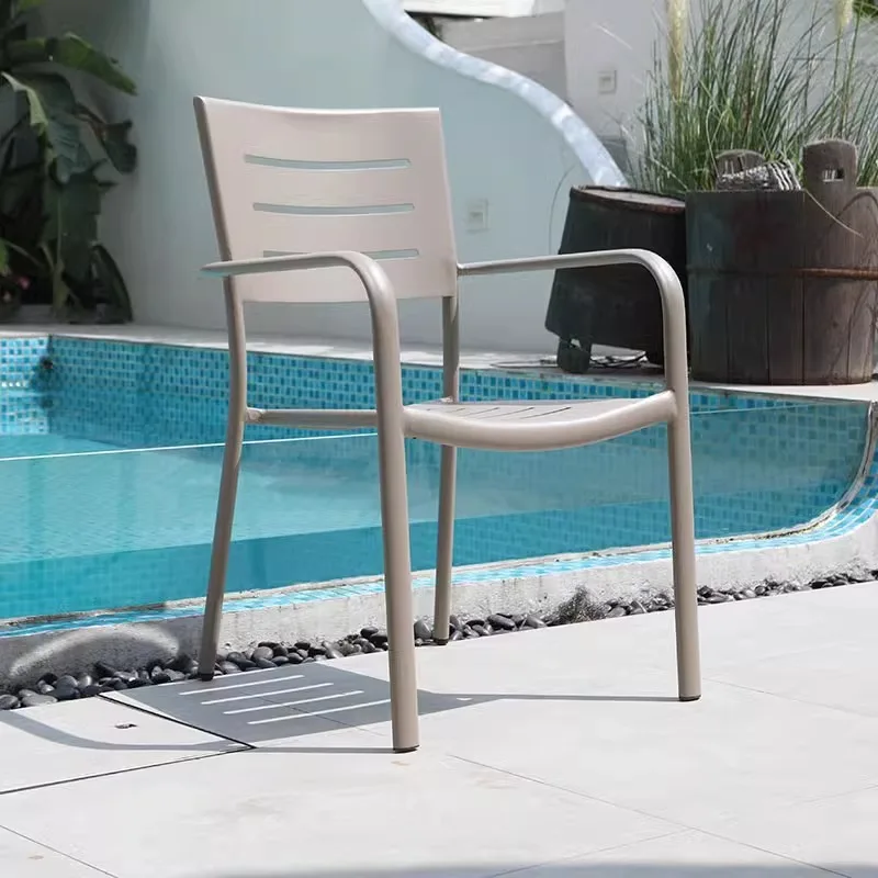 Easy To Move, Low Price, Lightweight Modern Metal Cafe And Tavern Chairs For Hotels And Fashionable For Cafes Taverns