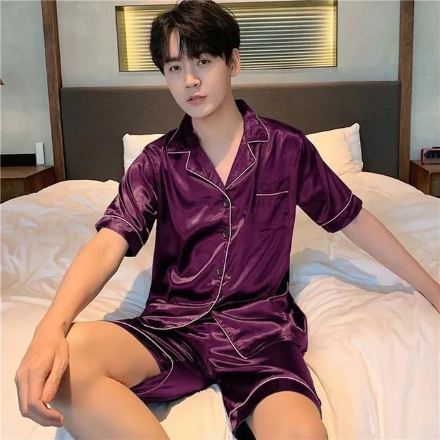 Couleur unie vêtements de nuit soie Satin Pyjamas Couple ensemble à manches courtes Pyjamas costume Pijama femmes hommes vêtements de détente grande taille Pj ensemble